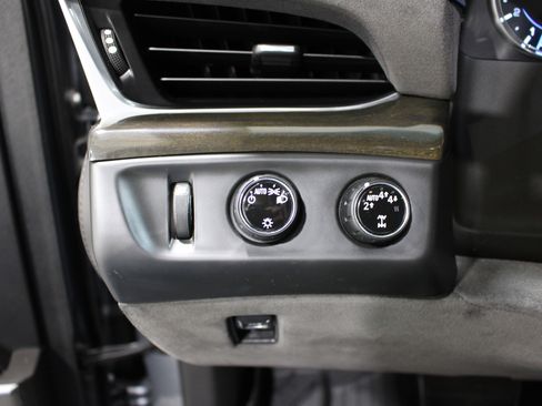 Used 2019 Cadillac Escalade ESV Platinum AWD/4WD image 10