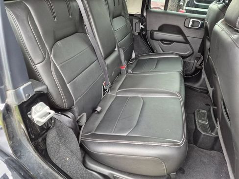 Used 2023 Jeep Wrangler Unlimited Sahara w/ Cold Weather Group AWD/4WD image 22