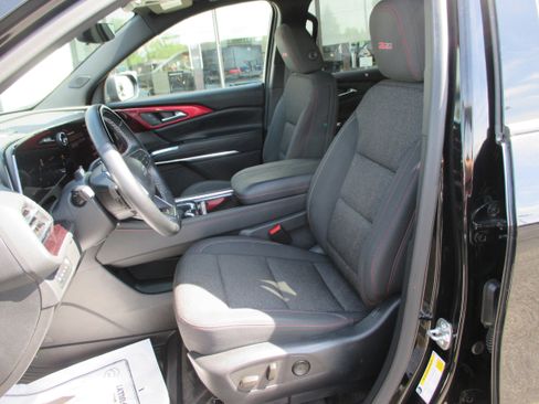Used 2024 Chevrolet Traverse Z71 w/ Enhanced Driving Package AWD/4WD image 16