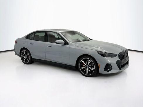 New 2027 BMW 530i w/ M Sport Package RWD image 3