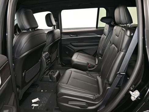 New 2025 Jeep Grand Cherokee L Limited w/ Black Appearance Package image 30