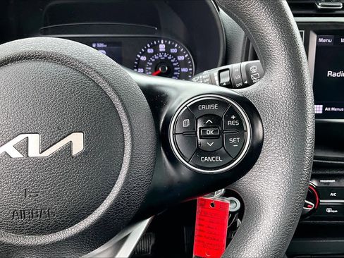 Used 2022 Kia Soul LX FWD image 25