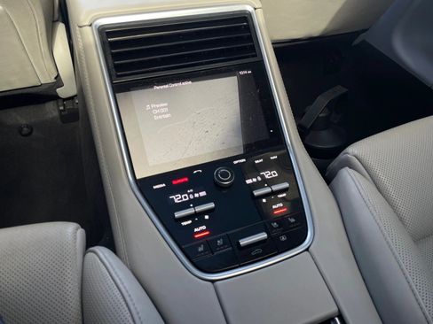 Used 2018 Porsche Panamera 4 Executive AWD/4WD image 21