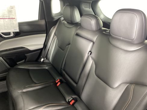 Used 2023 Jeep Compass Limited w/ Sun and Sound Group AWD/4WD image 33