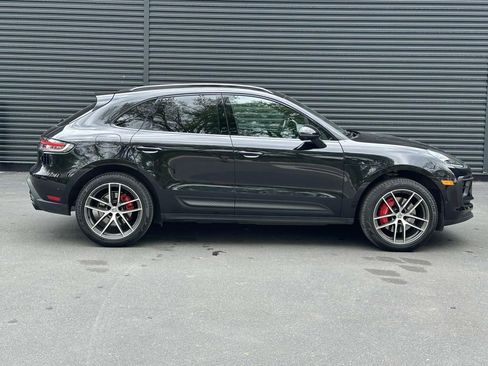 Certified 2022 Porsche Macan S AWD/4WD image 6