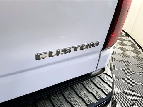 Used 2023 Chevrolet Silverado 2500 Custom w/ Custom Convenience Package AWD/4WD image 23