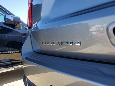 New 2026 GMC Yukon Denali w/ Denali Reserve Package AWD/4WD image 8