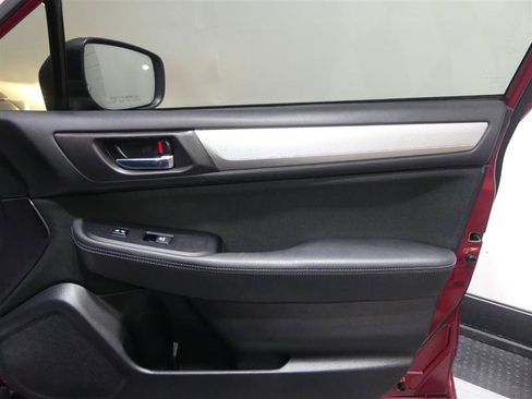Used 2019 Subaru Outback 2.5i Premium AWD/4WD image 18