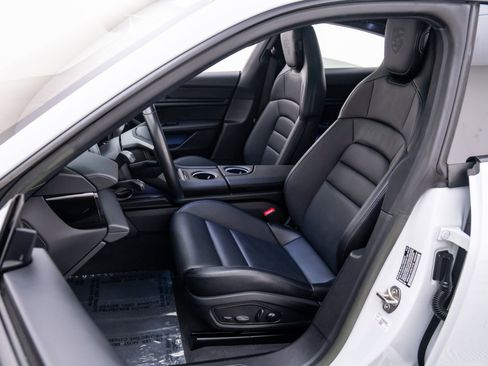 Used 2023 Porsche Taycan image 5