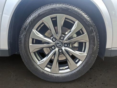 Used 2024 Lexus UX 250h F Sport image 9