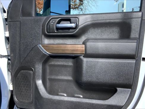 Used 2022 Chevrolet Silverado 2500 LT w/ Convenience Package image 22