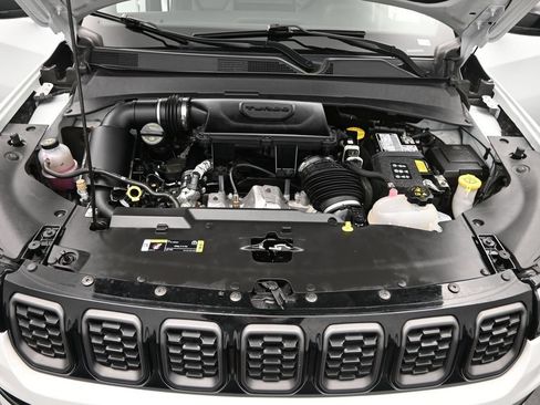 Used 2025 Jeep Compass Limited w/ High Altitude Package AWD/4WD image 40