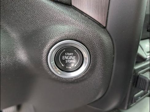 Used 2021 GMC Sierra 1500 AT4 w/ AT4 Premium Package AWD/4WD image 8