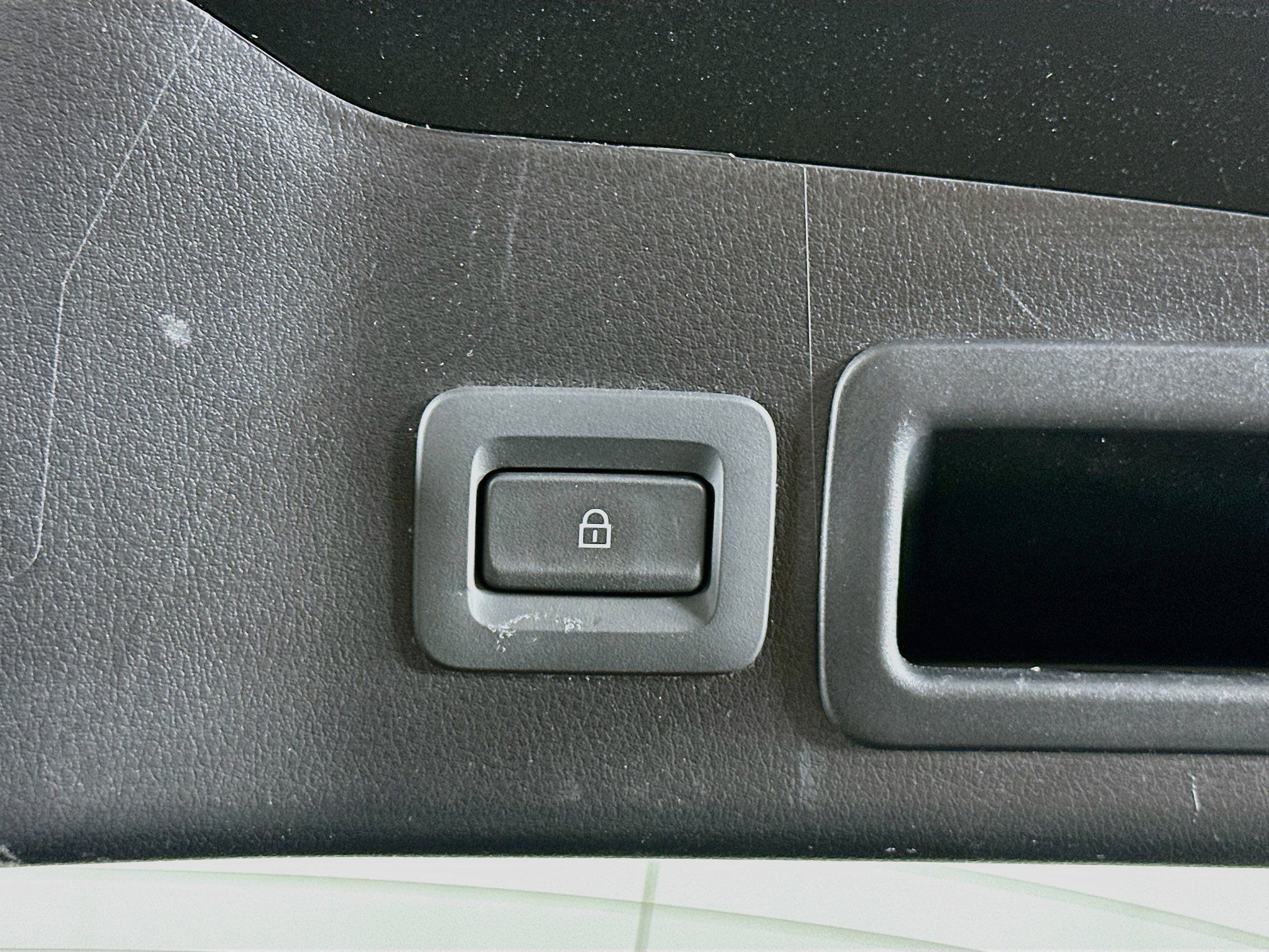 Used 2024 MAZDA MAZDA3 s FWD image 30