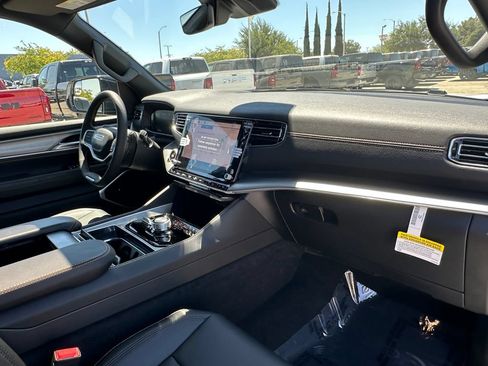 New 2026 Jeep Grand Wagoneer 4WD image 15