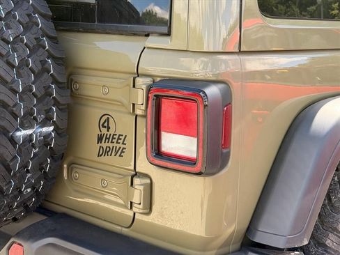 Used 2025 Jeep Wrangler Unlimited Sport AWD/4WD image 18