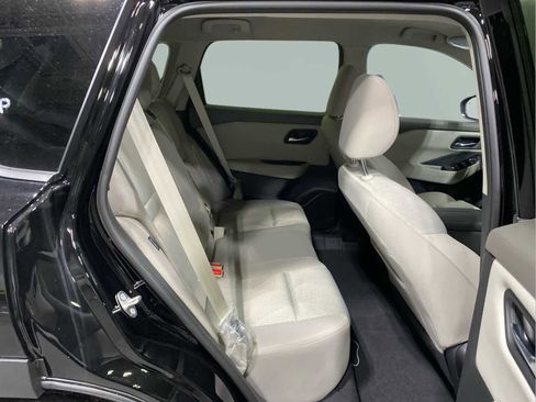 Used 2025 Nissan Rogue SV image 22