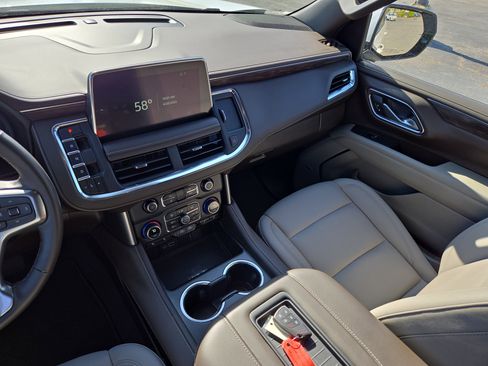 Used 2024 Chevrolet Tahoe Z71 w/ Luxury Package AWD/4WD image 23