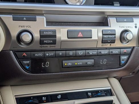 Used 2016 Lexus ES 350 w/ Navigation System Package FWD image 16