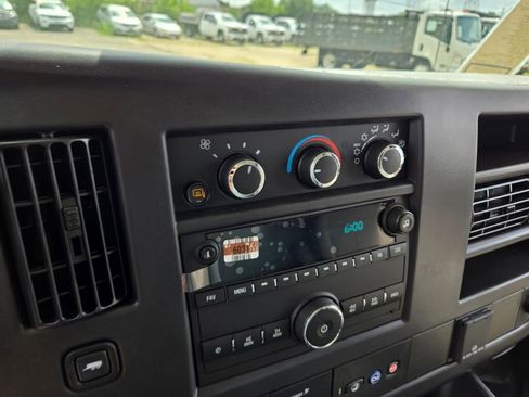 New 2025 Chevrolet Express 3500 w/ Power Convenience Package image 25