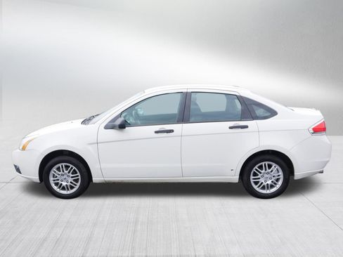Used 2011 Ford Focus SE w/ 201A Rapid Spec Order Code image 4
