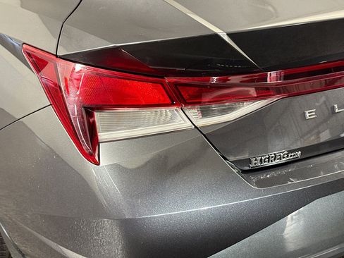 Used 2022 Hyundai Elantra SE FWD image 35