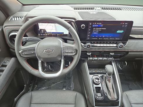 Used 2025 Chevrolet Colorado Z71 w/ Technology Package image 17