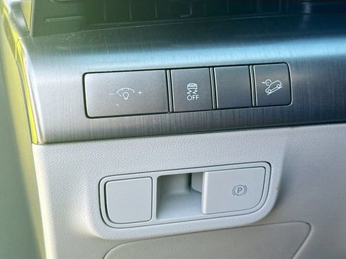 Certified 2025 Hyundai Kona SEL FWD image 10