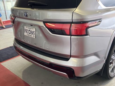 Used 2024 Toyota Sequoia Capstone image 5