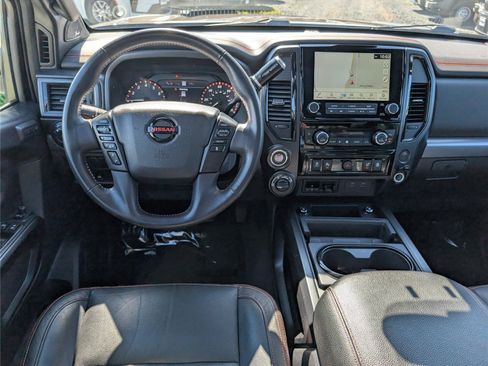 Used 2022 Nissan Titan PRO-4X w/ Pro-4x Convenience Package AWD/4WD image 17