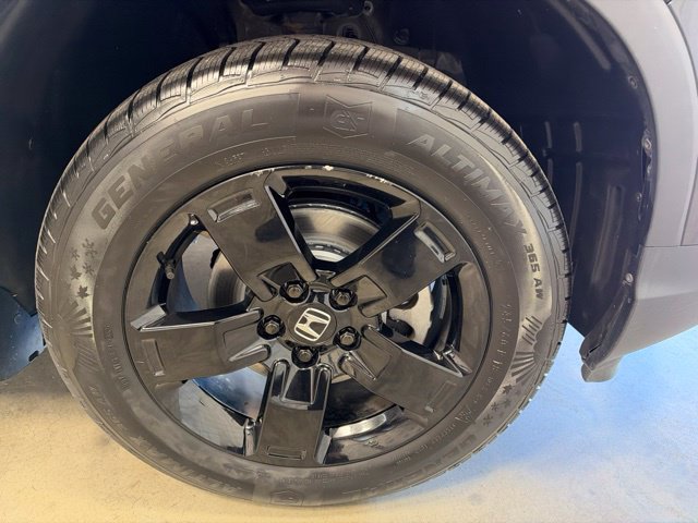 Certified 2024 Honda Ridgeline Black Edition image 12