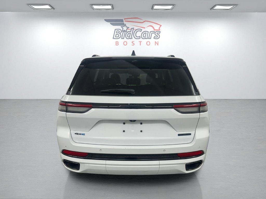 Used 2023 Jeep Grand Cherokee 30th Anniversary AWD/4WD image 5