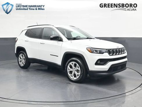 Used 2024 Jeep Compass Latitude AWD/4WD image 3