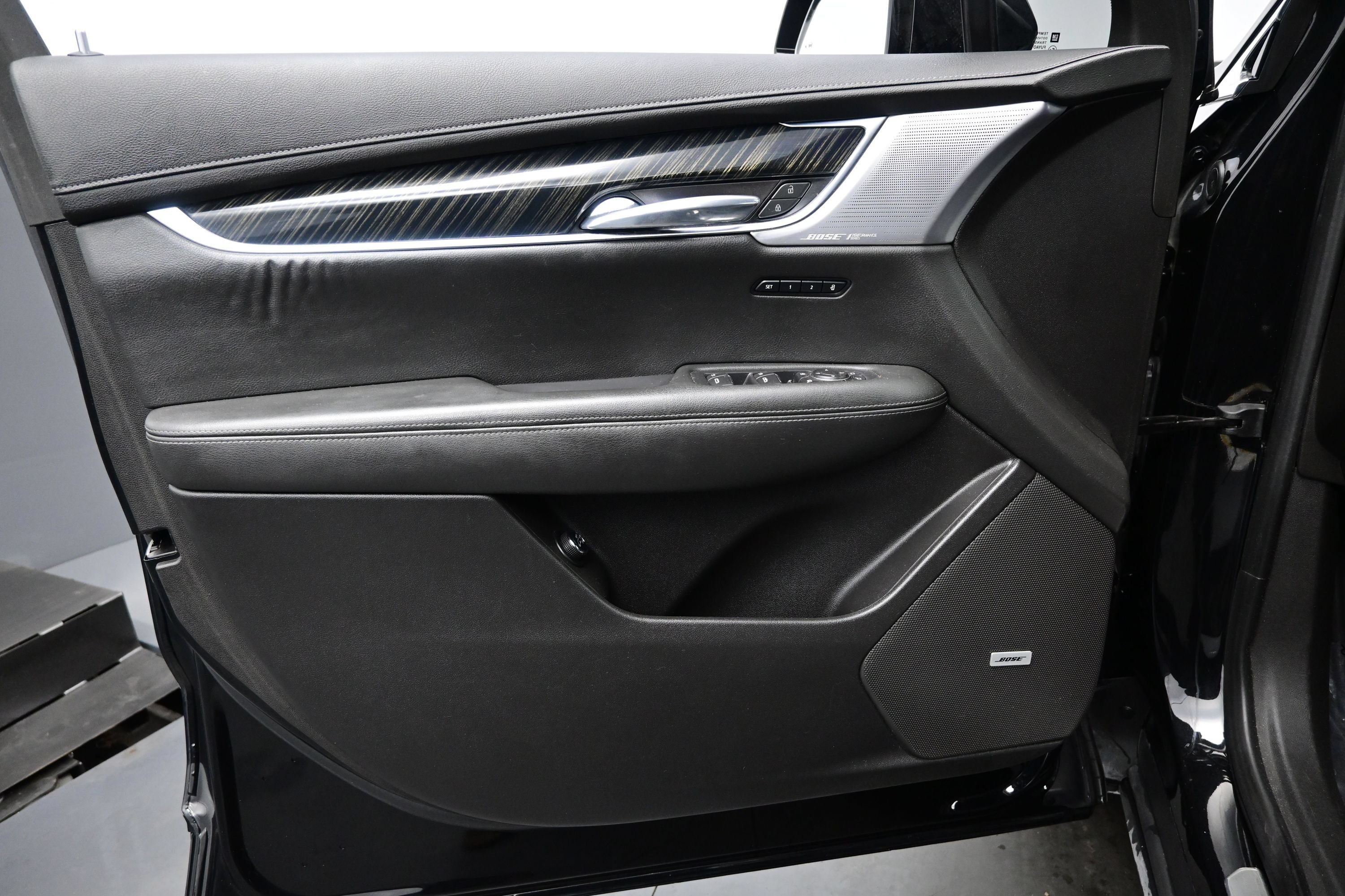 Used 2023 Cadillac XT6 Premium Luxury FWD image 9