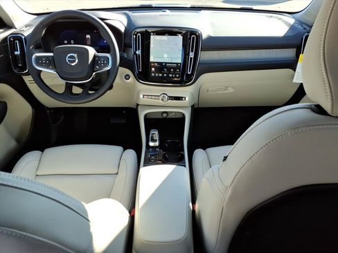 New 2026 Volvo XC40 B5 Ultra w/ Protection Package Premier image 9