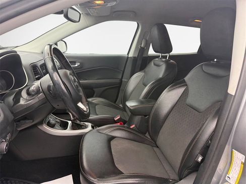 Used 2019 Jeep Compass Latitude w/ Cold Weather Group image 12