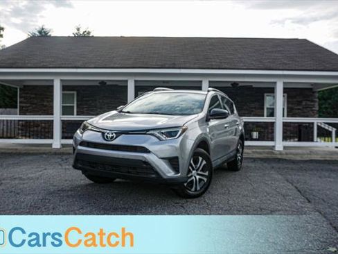 Used 2016 Toyota RAV4 LE FWD image 1