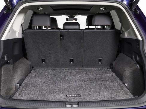 Used 2024 Volkswagen Tiguan Wolfsburg Edition w/ Panoramic Sunroof Package AWD/4WD image 40
