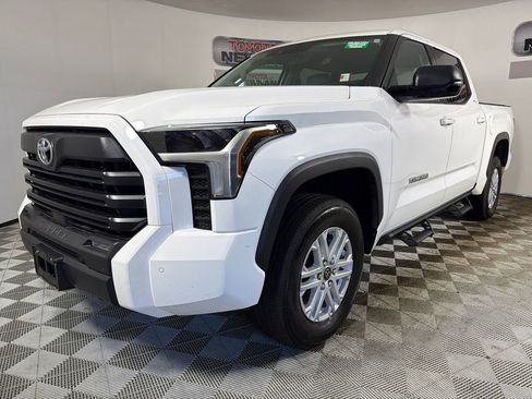 Used 2023 Toyota Tundra SR5 w/ SR5 Premium Package AWD/4WD image 7