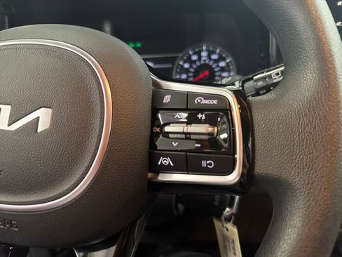 Certified 2023 Kia Sorento LX AWD/4WD image 23