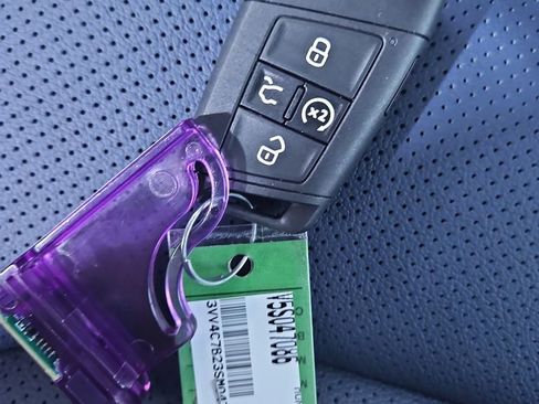 New 2025 Volkswagen Taos SEL image 29