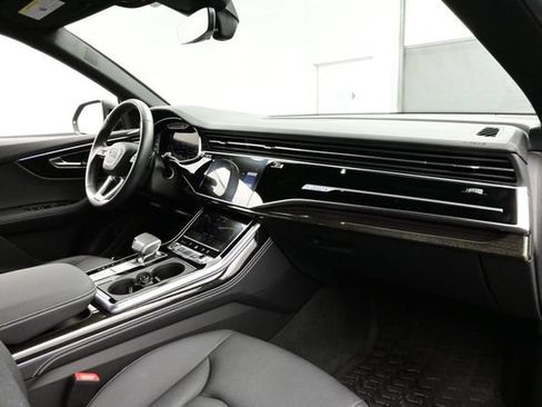 Used 2025 Audi Q8 Premium Plus AWD/4WD image 18