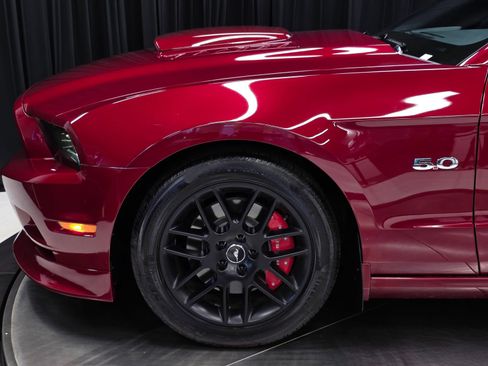 Used 2014 Ford Mustang GT Premium w/ Comfort Package RWD image 40