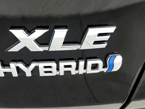 Certified 2024 Toyota RAV4 XLE w/ Convenience Package AWD/4WD image 17