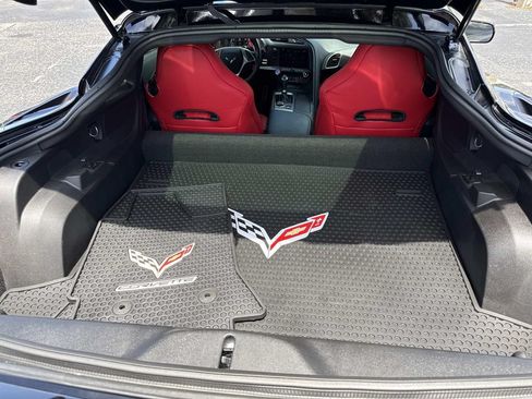 Used 2019 Chevrolet Corvette Stingray Coupe w/ Carbon Flash Badge Package RWD image 10