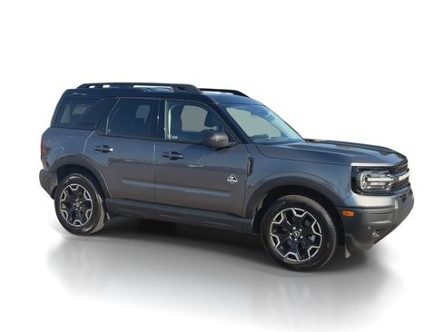 Used 2025 Ford Bronco Sport Outer Banks w/ Outer Banks Tech Package+ AWD/4WD image 2