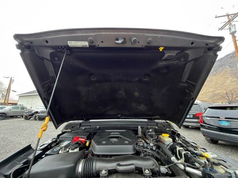 Used 2019 Jeep Wrangler Unlimited Sport S image 4