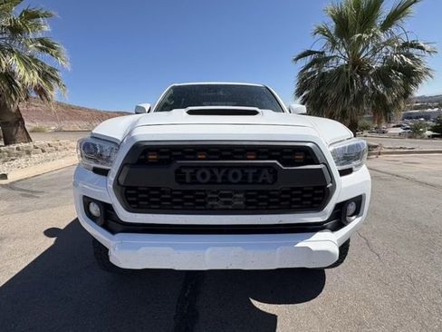 Used 2021 Toyota Tacoma TRD Sport w/ Technology Package RWD image 8