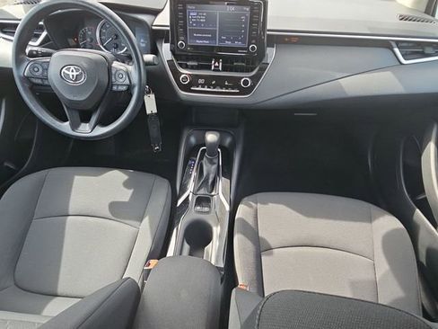 Used 2022 Toyota Corolla LE image 19