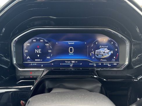 Used 2024 Chevrolet Silverado 2500 LT w/ Convenience Package image 26